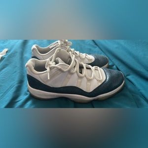 Size 10.5 Navy Jordan 11
